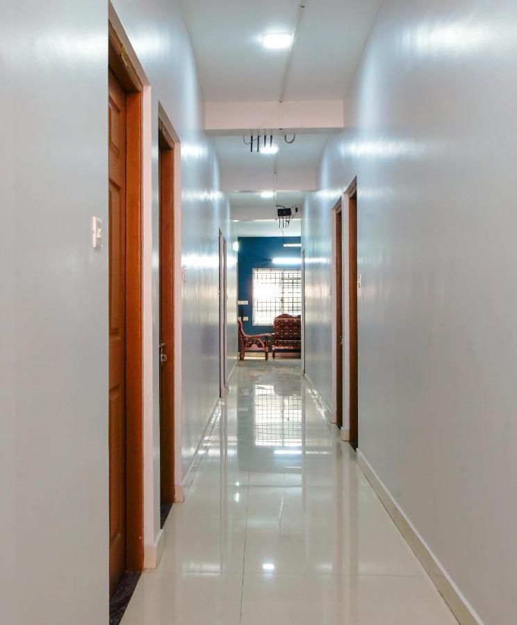 Hotel Reach Residency à Kochi Extérieur photo