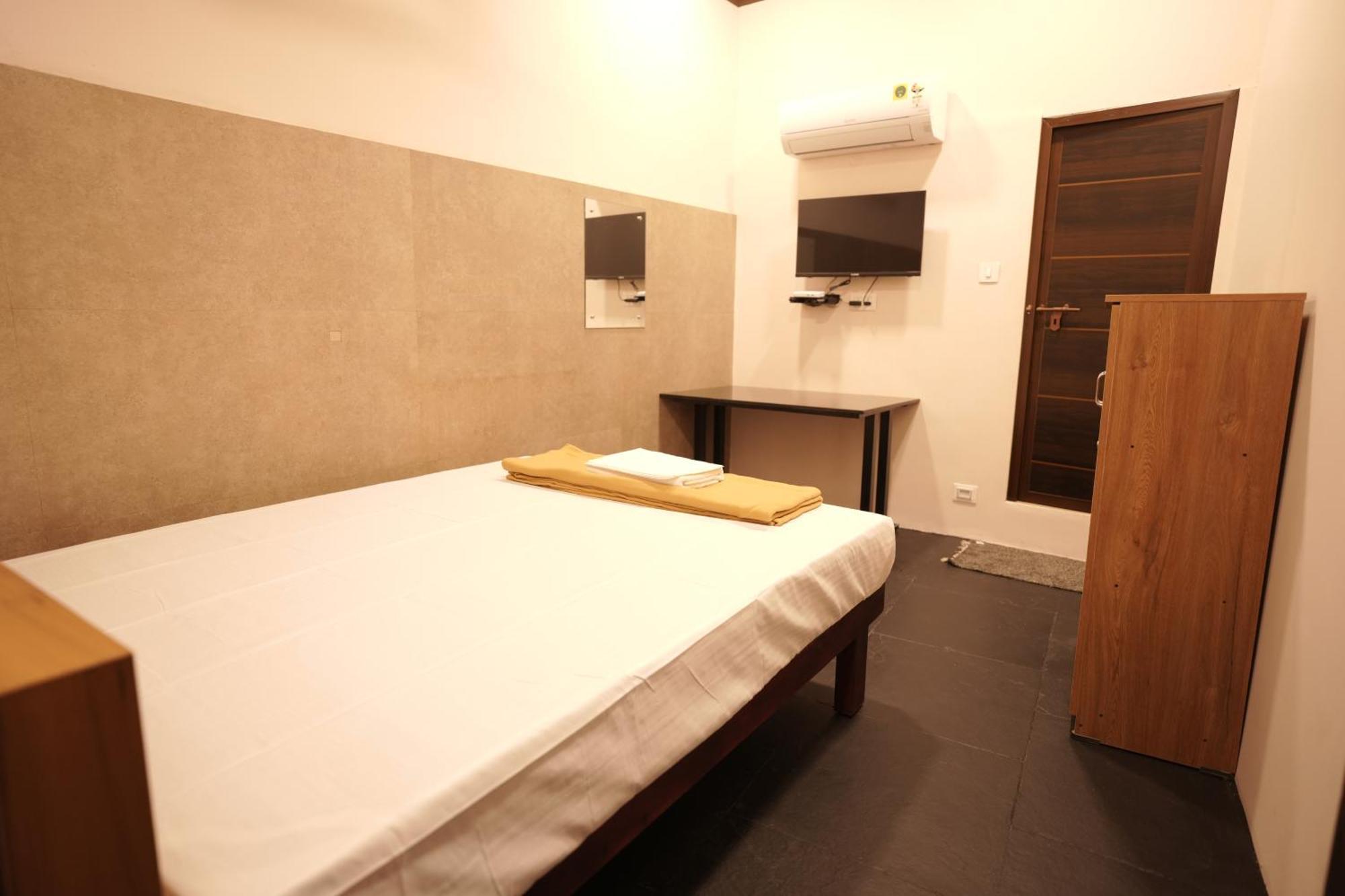 Hotel Reach Residency à Kochi Extérieur photo