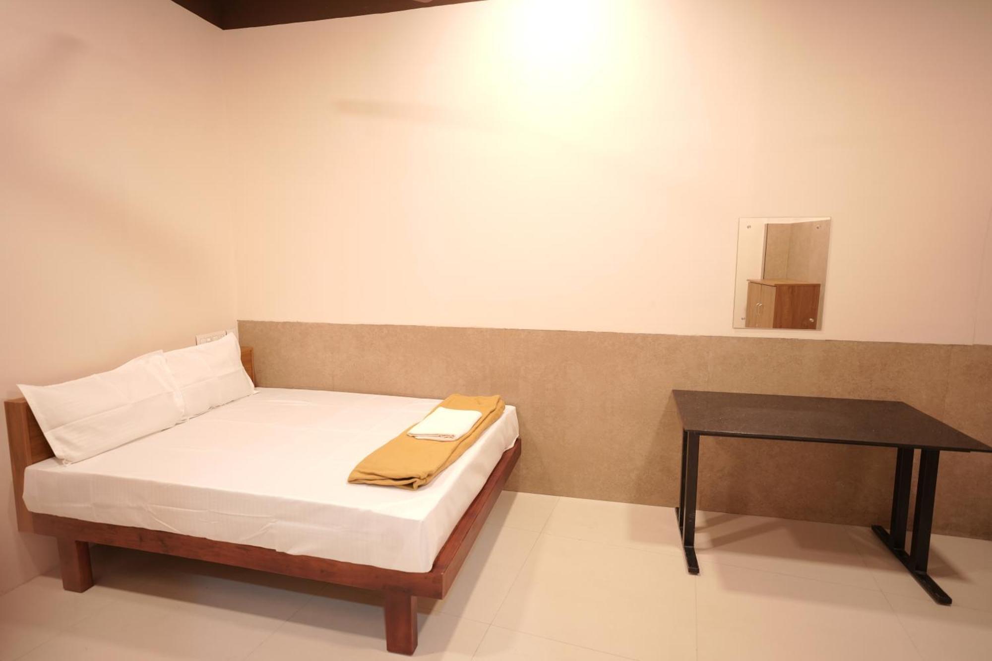 Hotel Reach Residency à Kochi Extérieur photo